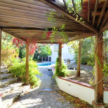 Villa Coastal Serenity Villa: Beachfront Retreat With Pool And Sea Views Pataias
