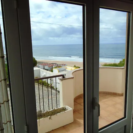 Coastal Serenity Villa: Beachfront Retreat With Pool And Sea Views *
